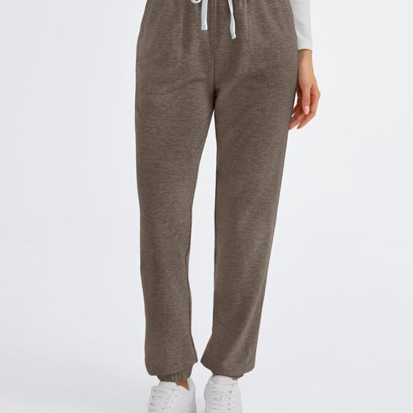 Women's Light Coffee Sweatpants with Pockets - Casual Lounge Joggers for Spring - Picture 2 of 7